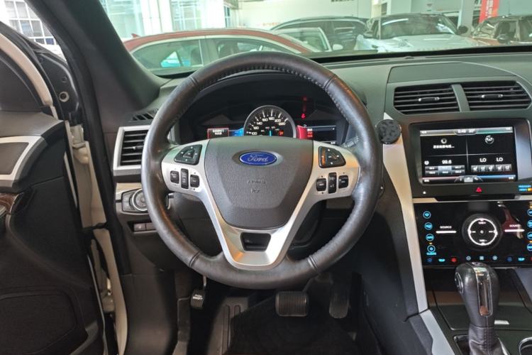 Used Ford Explorer 2013 3.5L Deluxe Model Steering Wheel