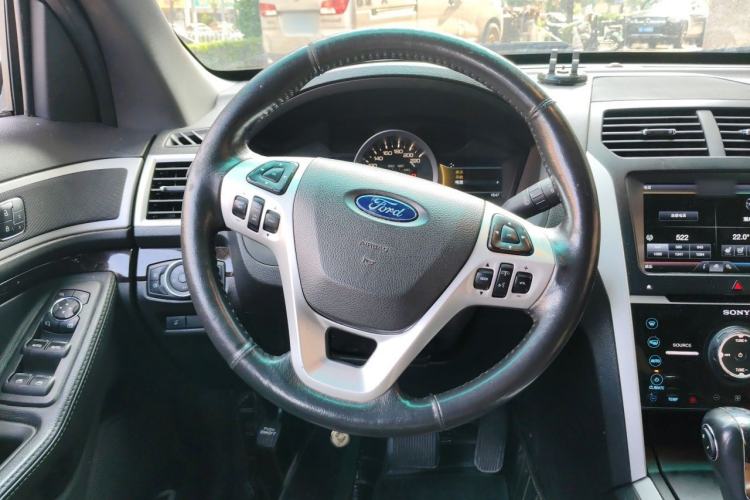 Used Ford Explorer 2013 3.5L Deluxe Model Steering Wheel