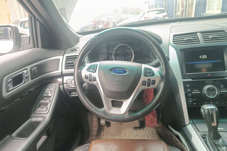 Used Ford Explorer 2013 3.5L Deluxe Model Steering Wheel