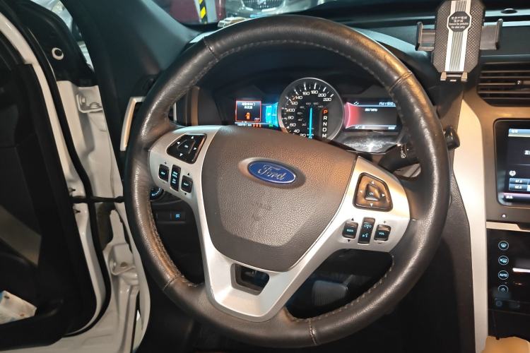 Used Ford Explorer 2013 3.5L Deluxe Model Steering Wheel