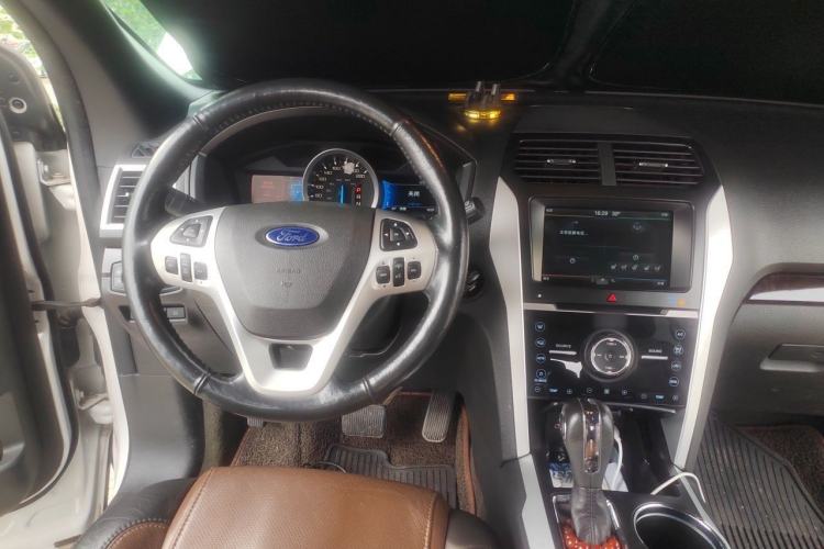 Used Ford Explorer 2013 3.5L Deluxe Model Steering Wheel