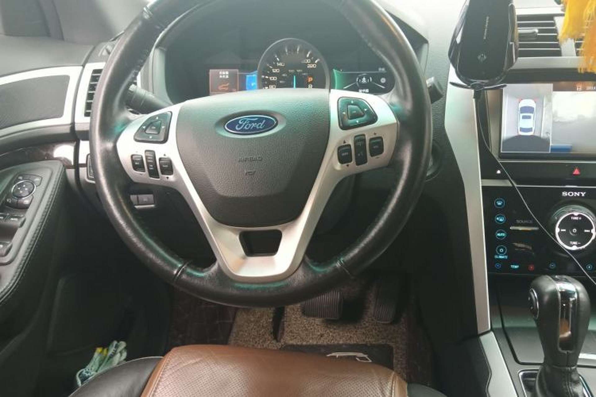 Used Ford Explorer 2013 3.5L Deluxe Model Steering Wheel