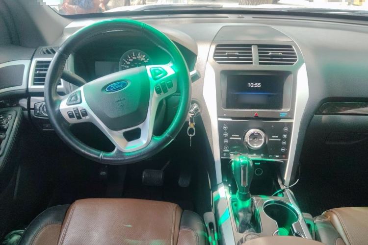 Used Ford Explorer 2013 3.5L Deluxe Model Steering Wheel