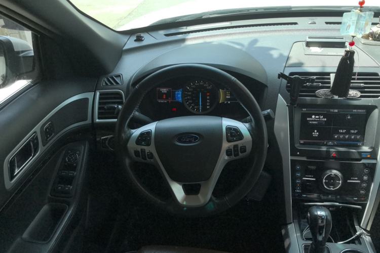 Used Ford Explorer 2013 3.5L Deluxe Model Steering Wheel
