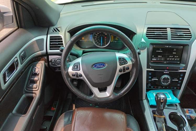 Used Ford Explorer 2013 3.5L Deluxe Model Steering Wheel