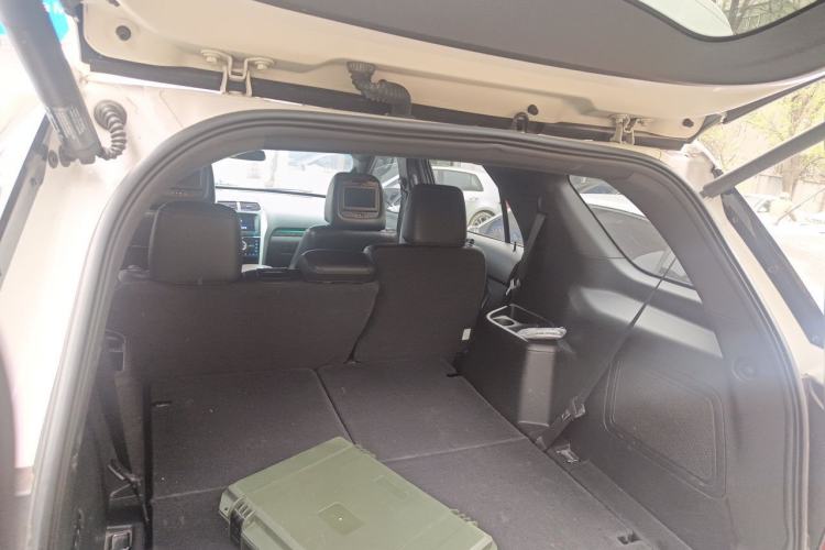 Used Ford Explorer 2013 3.5L Deluxe Model Trunk