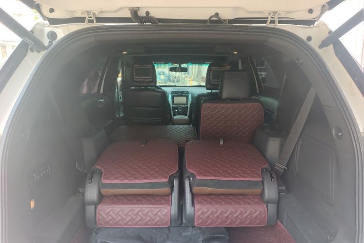 Used Ford Explorer 2013 3.5L Deluxe Model Trunk