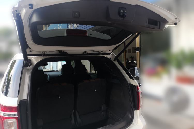 Used Ford Explorer 2013 3.5L Deluxe Model Trunk