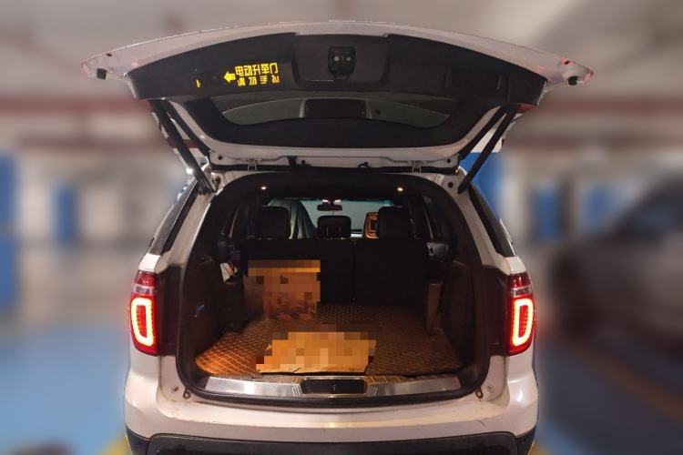 Used Ford Explorer 2013 3.5L Deluxe Model Trunk