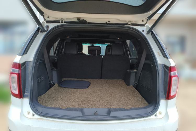 Used Ford Explorer 2013 3.5L Deluxe Model Trunk