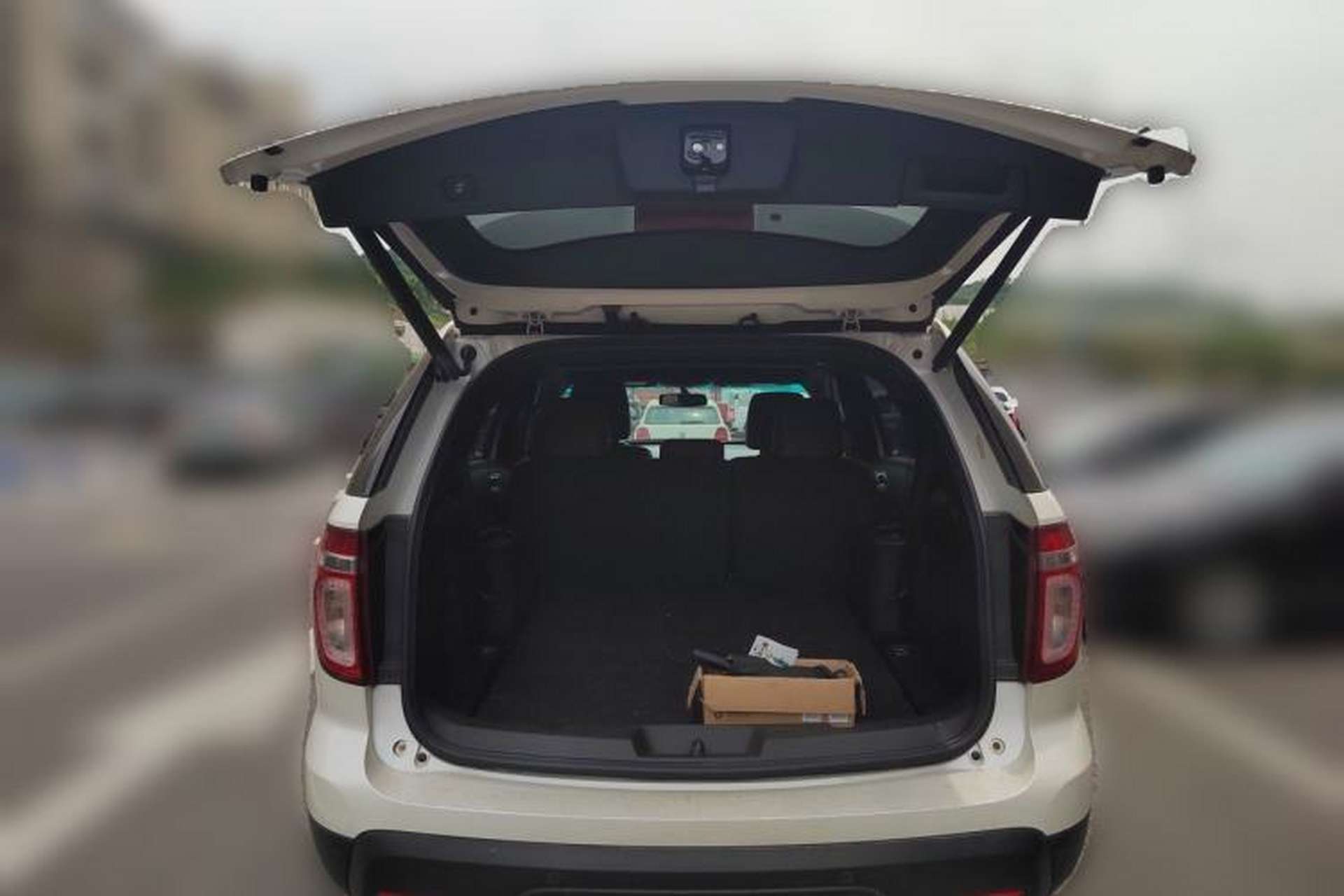 Used Ford Explorer 2013 3.5L Deluxe Model Trunk