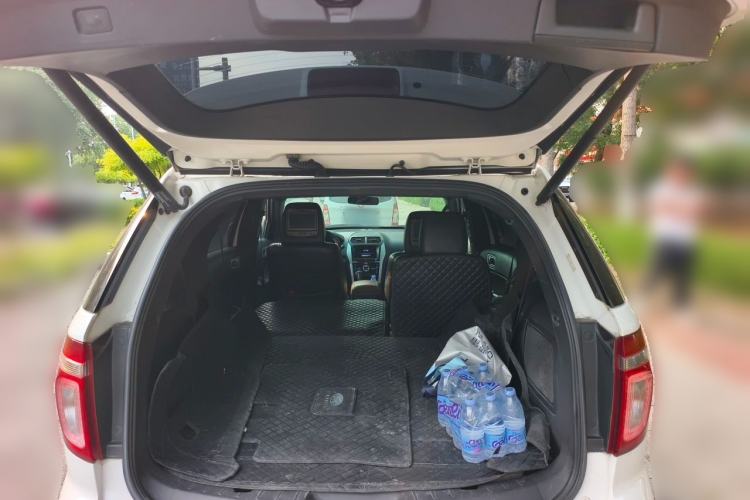 Used Ford Explorer 2013 3.5L Deluxe Model Trunk