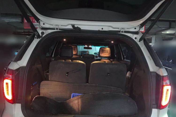 Used Ford Explorer 2013 3.5L Deluxe Model Trunk