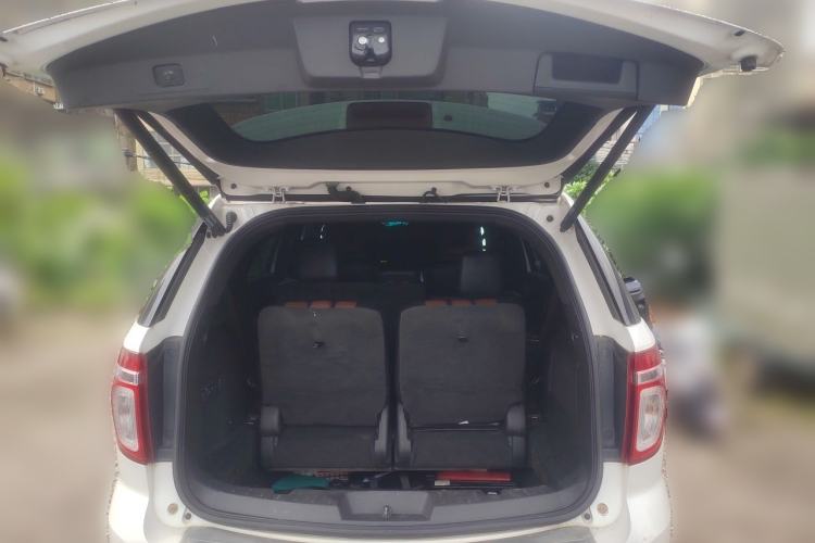 Used Ford Explorer 2013 3.5L Deluxe Model Trunk