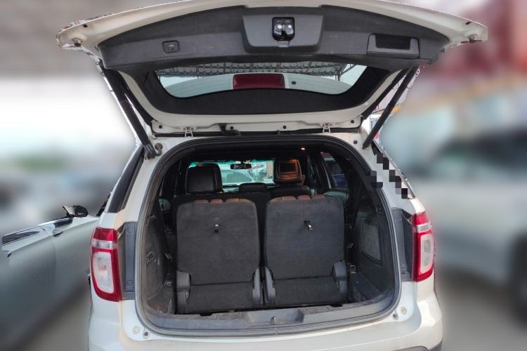 Used Ford Explorer 2013 3.5L Deluxe Model Trunk