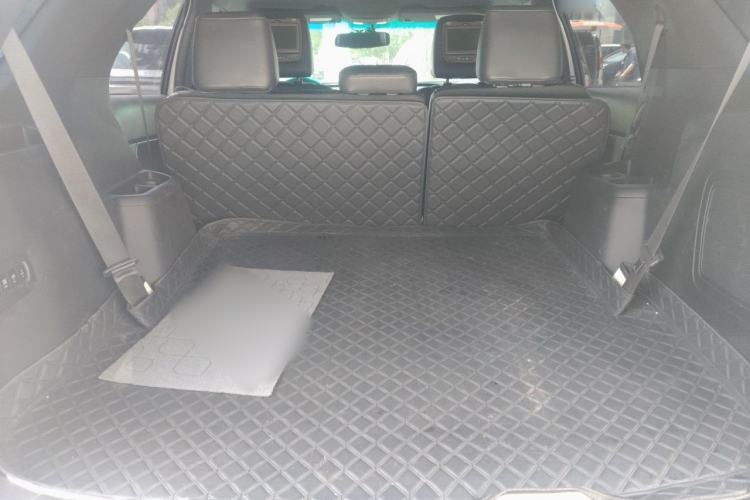 Used Ford Explorer 2013 3.5L Deluxe Model Trunk