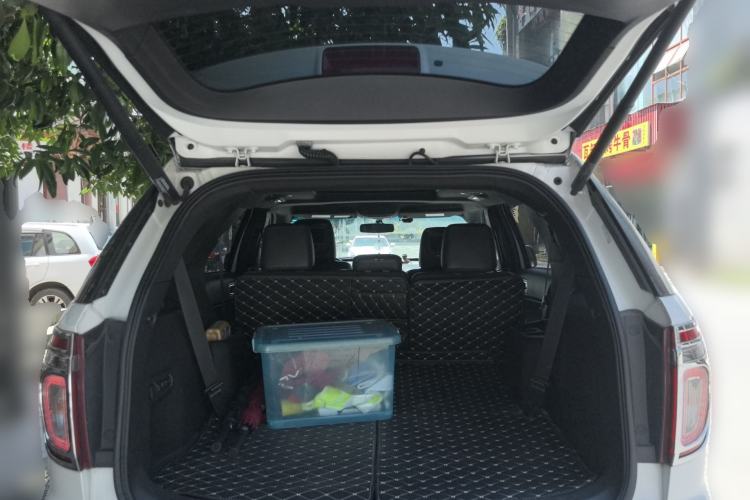 Used Ford Explorer 2013 3.5L Deluxe Model Trunk