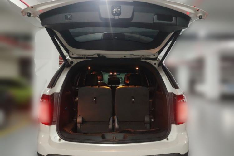 Used Ford Explorer 2013 3.5L Deluxe Model Trunk