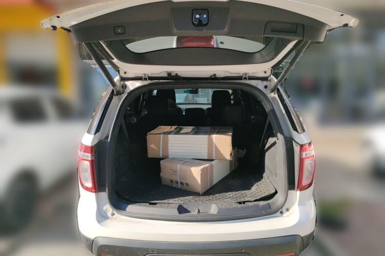 Used Ford Explorer 2013 3.5L Deluxe Model Trunk