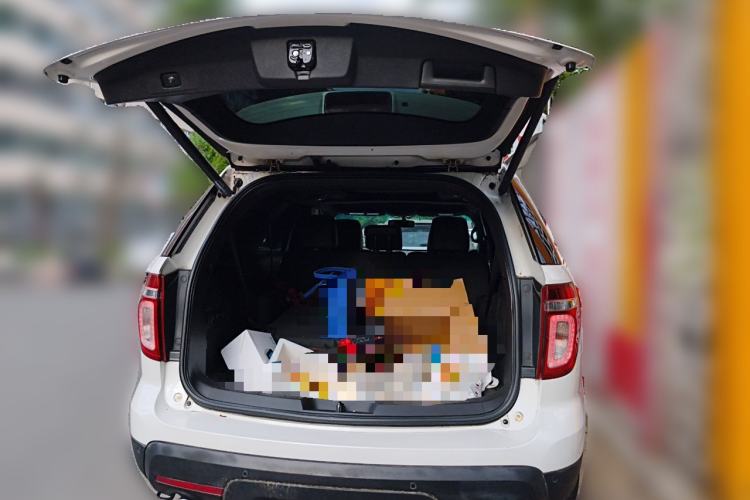 Used Ford Explorer 2013 3.5L Deluxe Model Trunk