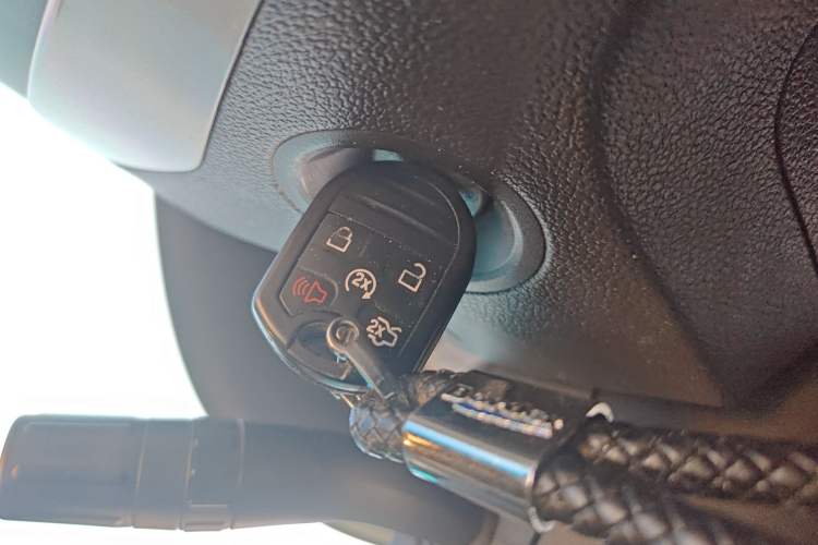 Used Ford Explorer 2013 3.5L Deluxe Model Vehicle Key