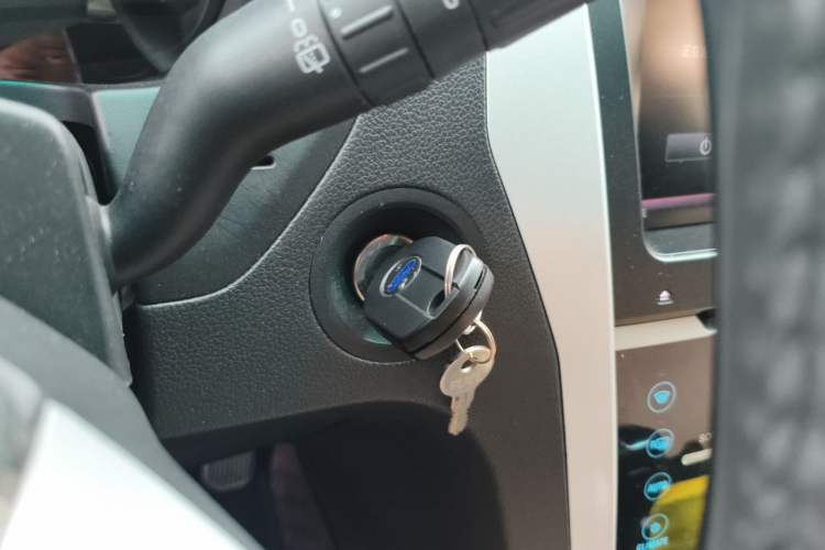 Used Ford Explorer 2013 3.5L Deluxe Model Vehicle Key