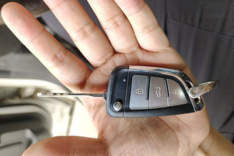 Used Ford Explorer 2013 3.5L Deluxe Model Vehicle Key