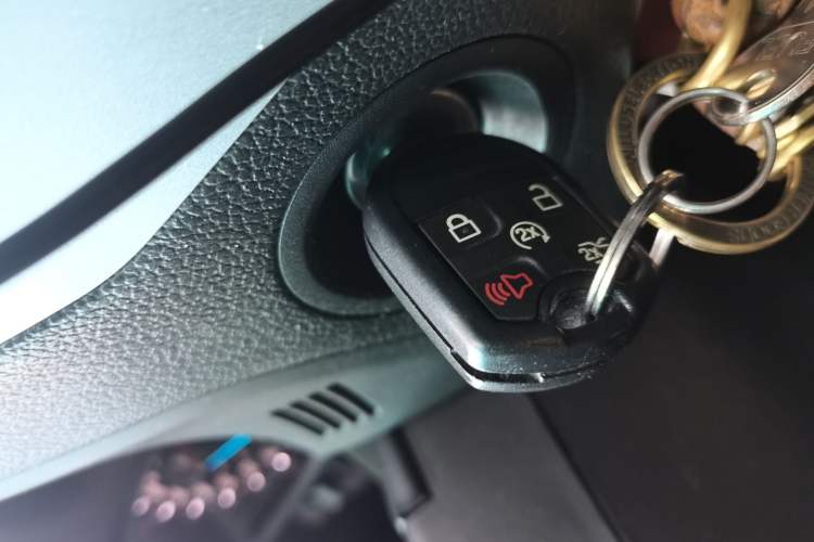 Used Ford Explorer 2013 3.5L Deluxe Model Vehicle Key