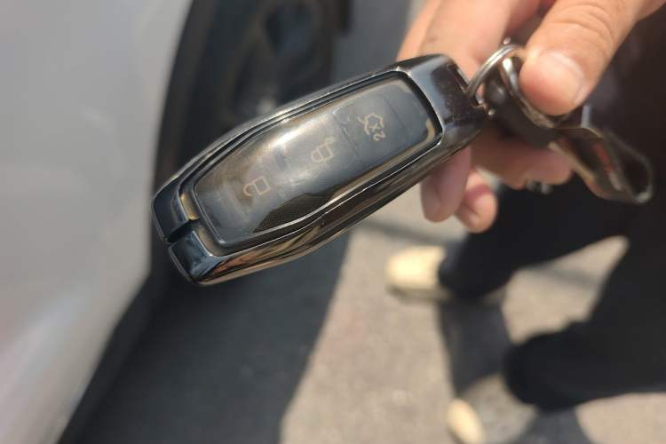 Used Ford Explorer 2013 3.5L Deluxe Model Vehicle Key