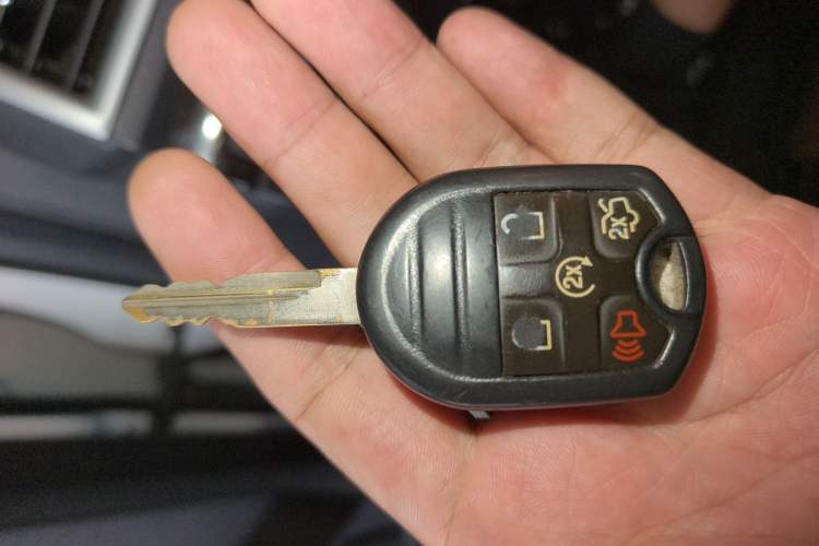 Used Ford Explorer 2013 3.5L Deluxe Model Vehicle Key