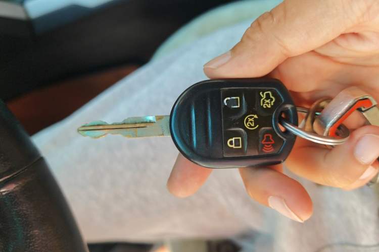 Used Ford Explorer 2013 3.5L Deluxe Model Vehicle Key