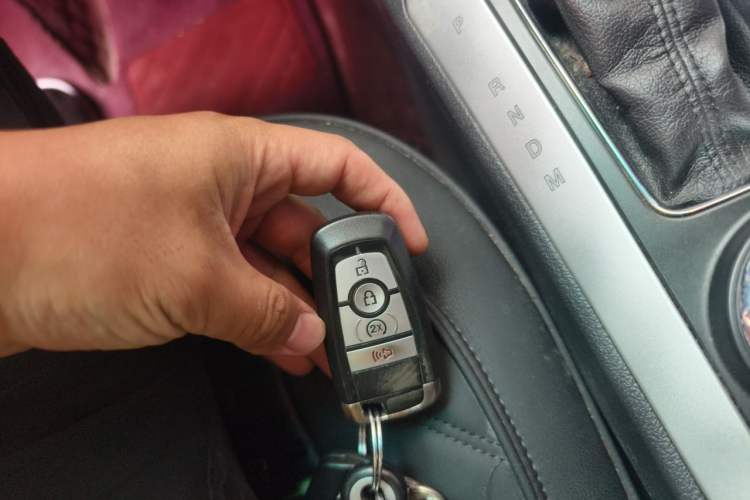 Used Ford Explorer 2013 3.5L Deluxe Model Vehicle Key