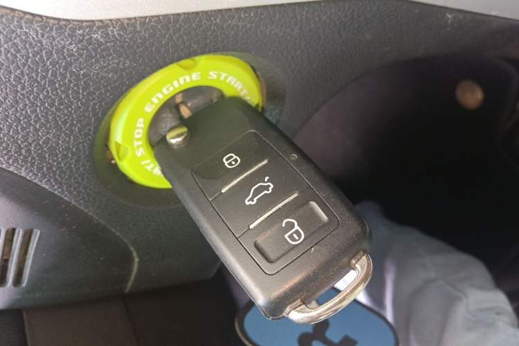 Used Ford Explorer 2013 3.5L Deluxe Model Vehicle Key