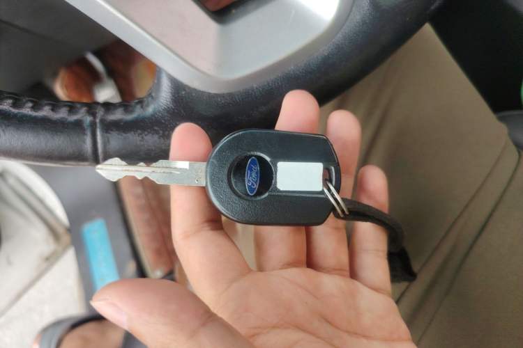 Used Ford Explorer 2013 3.5L Deluxe Model Vehicle Key