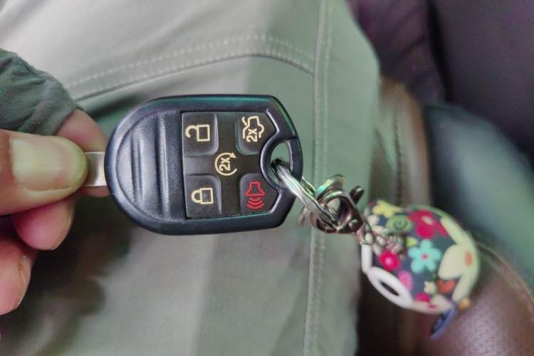 Used Ford Explorer 2013 3.5L Deluxe Model Vehicle Key