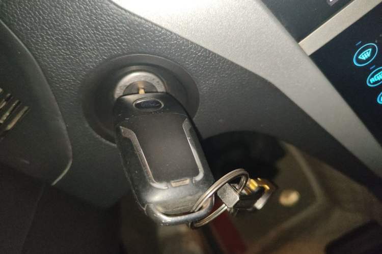 Used Ford Explorer 2013 3.5L Deluxe Model Vehicle Key