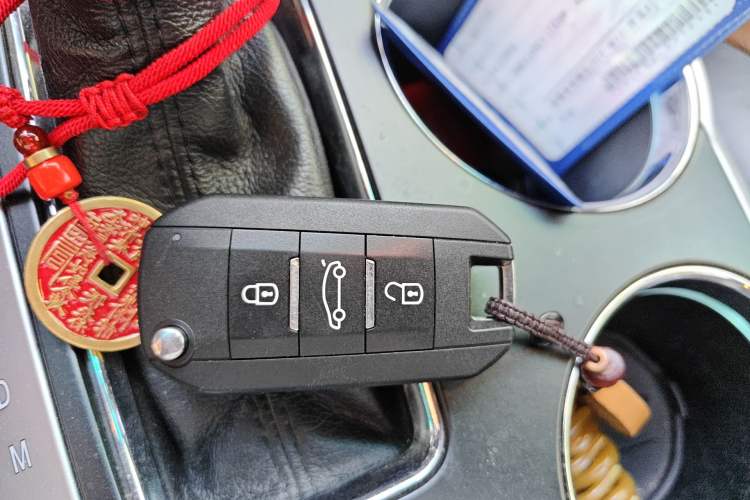 Used Ford Explorer 2013 3.5L Deluxe Model Vehicle Key