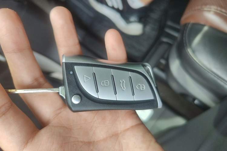 Used Ford Explorer 2013 3.5L Deluxe Model Vehicle Key