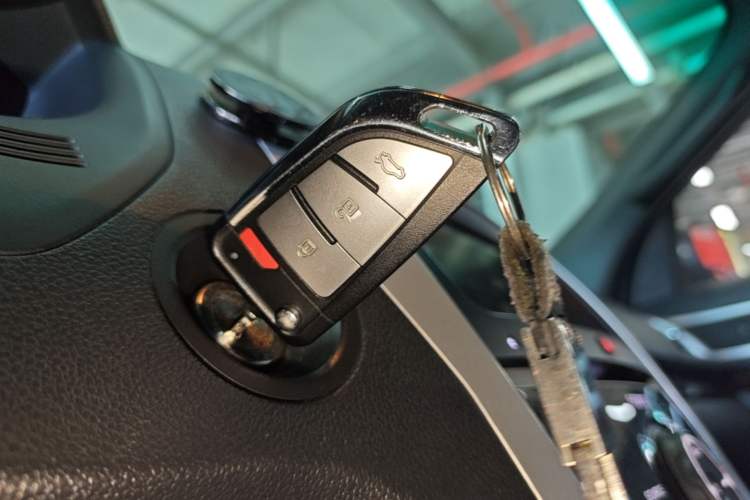 Used Ford Explorer 2013 3.5L Deluxe Model Vehicle Key