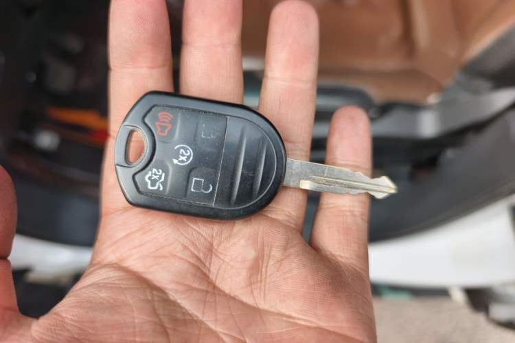 Used Ford Explorer 2013 3.5L Deluxe Model Vehicle Key
