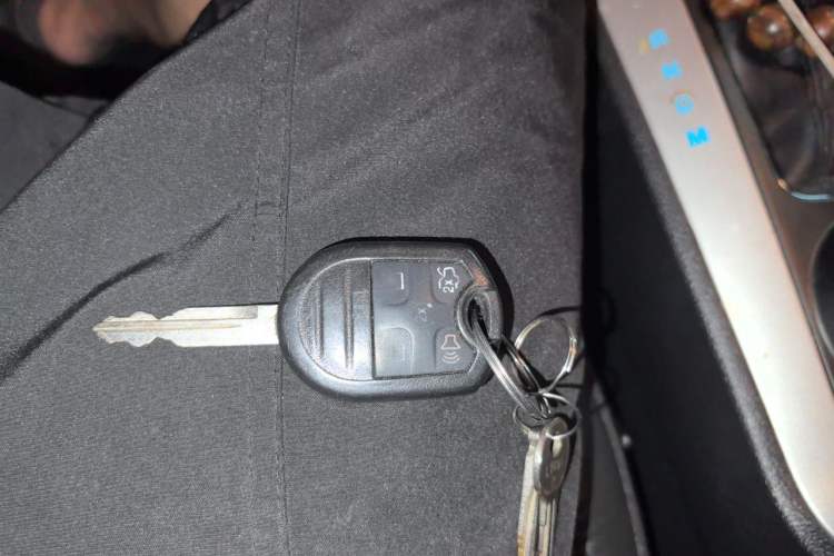 Used Ford Explorer 2013 3.5L Deluxe Model Vehicle Key