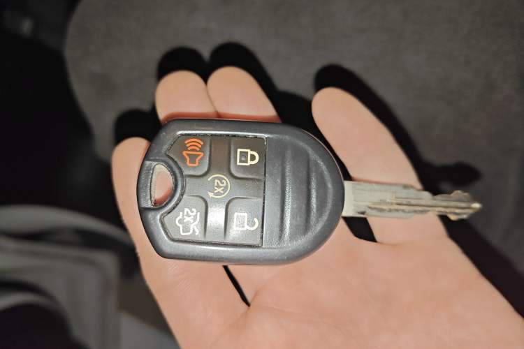 Used Ford Explorer 2013 3.5L Deluxe Model Vehicle Key