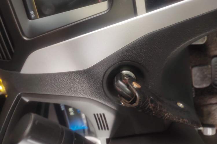 Used Ford Explorer 2013 3.5L Deluxe Model Vehicle Key
