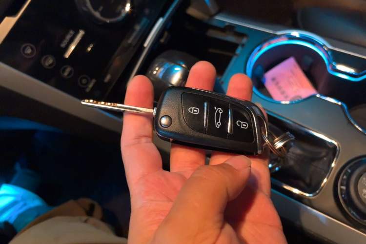 Used Ford Explorer 2013 3.5L Deluxe Model Vehicle Key