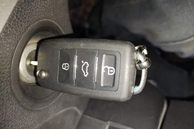 Used Ford Explorer 2013 3.5L Deluxe Model Vehicle Key