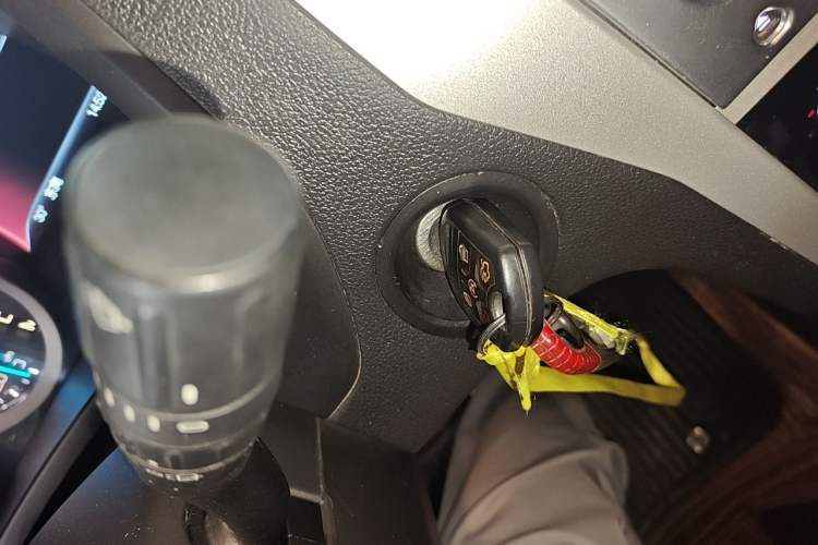 Used Ford Explorer 2013 3.5L Deluxe Model Vehicle Key
