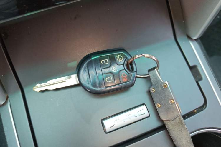 Used Ford Explorer 2013 3.5L Deluxe Model Vehicle Key