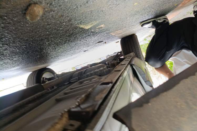 Used Ford Explorer  Chassis Front Right