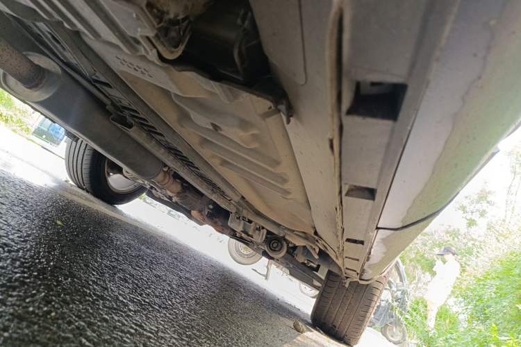 Used Ford Explorer  Chassis Rear Right