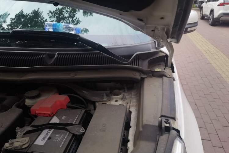 Used Ford Explorer  Engine Bay Left